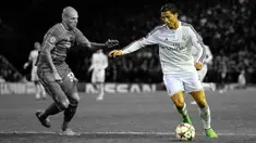 Vasyl Grytsuk, gelandang Oleksandria, klub papan tengah liga Ukraina berhasil lakukan gerak tipu ala Cristiano Ronaldo pada laga melawan Shakhtar Donetsk.