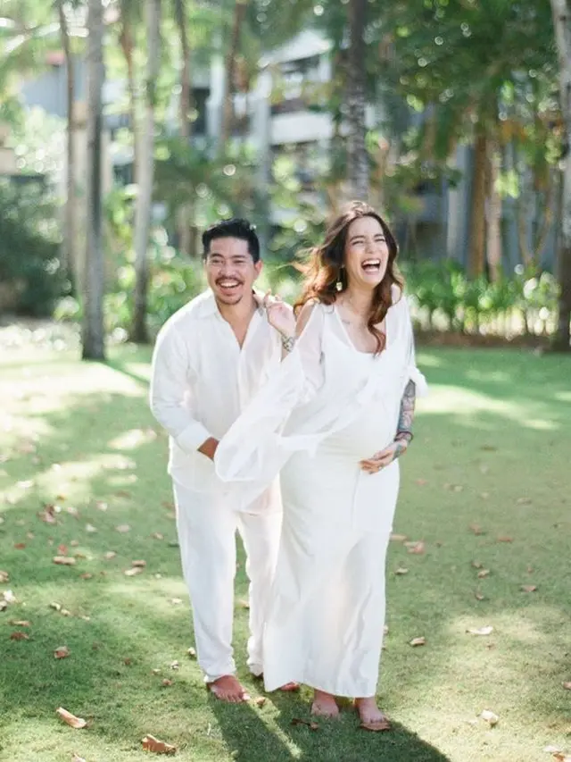 Hamil Anak Keempat, Ini 7 Potret Maternity Shoot Sheila Marcia