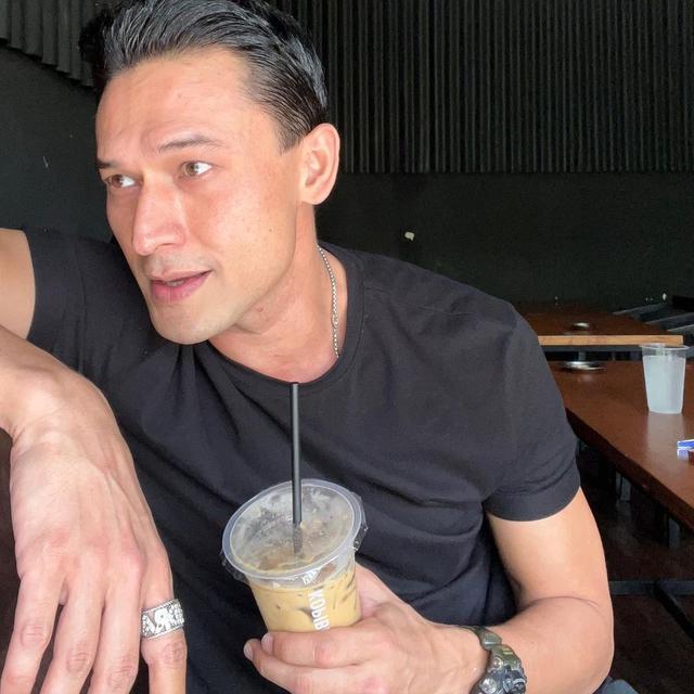 Indra Bruggman Idap Hipertiroid