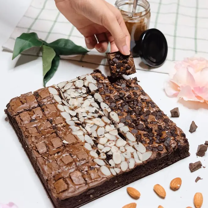 Diary Fimela: Orlenalycious, Ubah Jajanan Pasar Jadi Brownies Premium