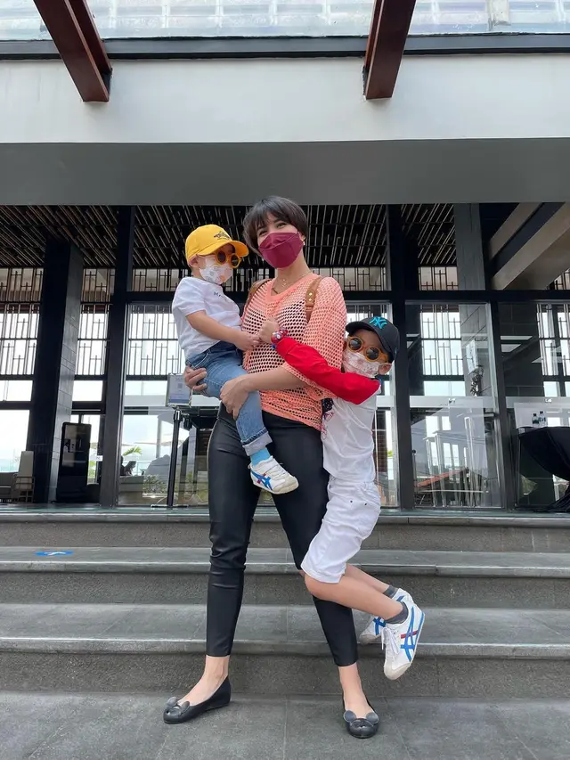 [Fimela] Tya Ariestya