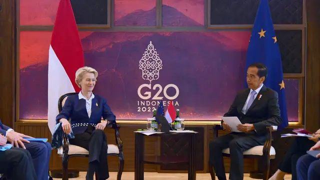 Presiden Joko Widodo atau Jokowi bertemu dengan Presiden Komisi Eropa Ursula Von Der Leyen di The Apurva Kempinski Bali. (Biro Pers)