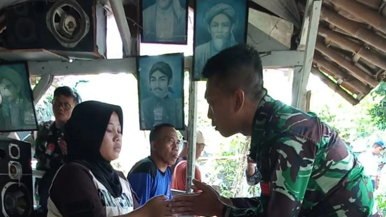 Komandan Detasemen Pertahanan Udara (Denhanud) 471 Pasgat, Letkol Pas Bagus Ajar Pamungkas meminta maaf untuk Praka ANG prajurit TNI tendang motor ibu-ibu