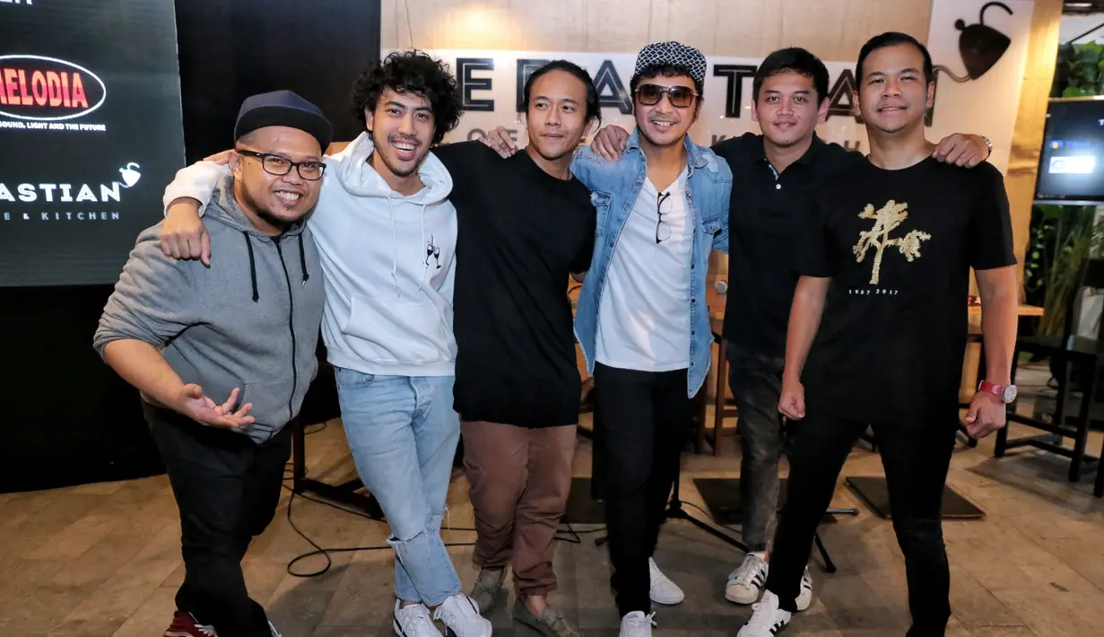 Grup band Nidji akan menggelar konser tunggalnya di usia 15 tahun di Balai Sarbini, Jakarta Selatan. Pada konser tunggal pertamanya, grup yang beranggotakan enam orang itu menjanjikan penampilan spesial. (Adrian Putra/Bintang.com)
