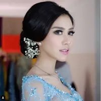 Look makeup Syahnaz saat hari pertunangannya. (Sumber foto: Instagram/syahnazs).