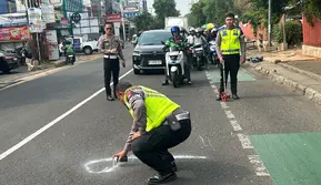 Detik-Detik Penumpang Vario Tewas Terlindas Truk