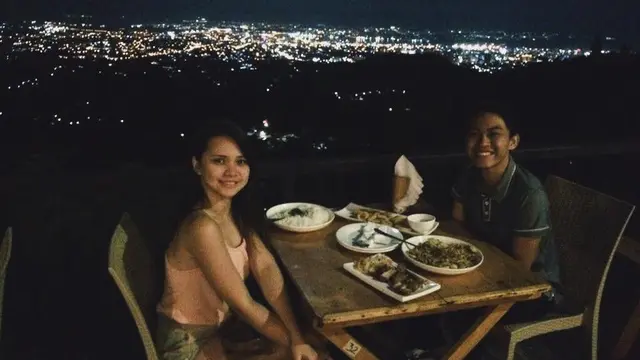 [Bintang] Putus Usai 9 Tahun Pacaran, Cerita Cinta Pasangan Ini Jadi Viral