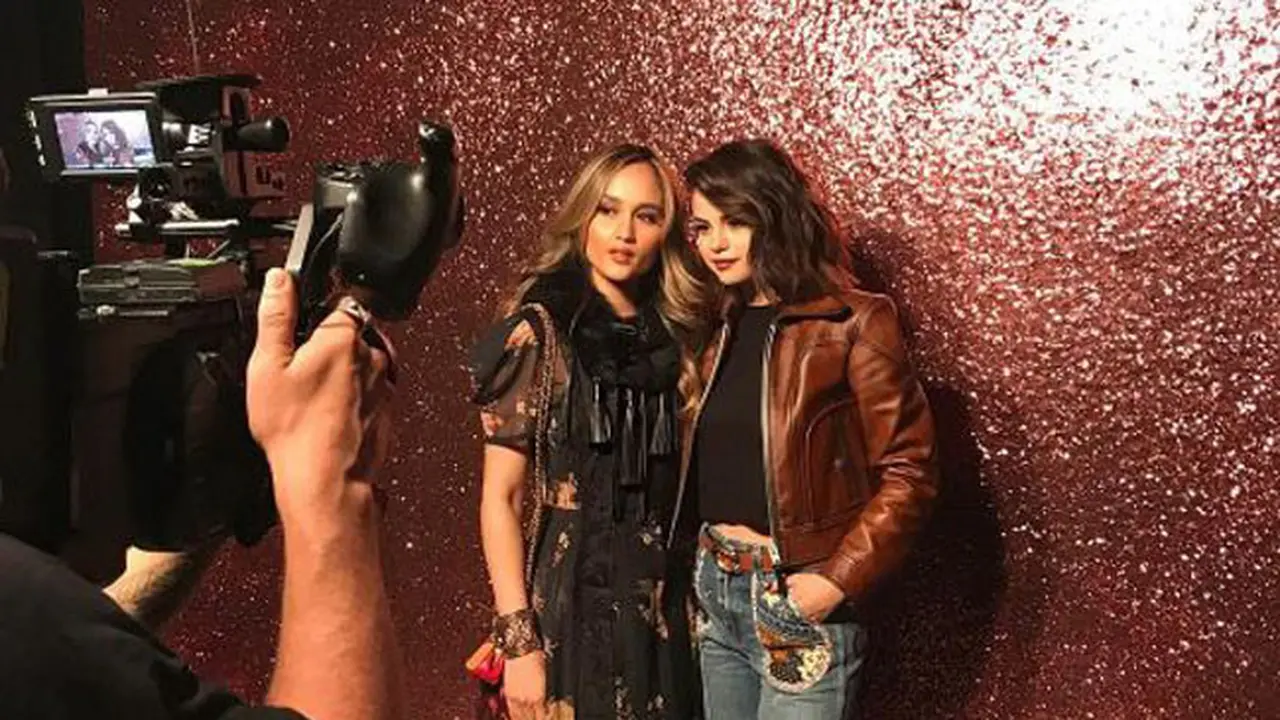 Cinta Laura dan Selena Gomez