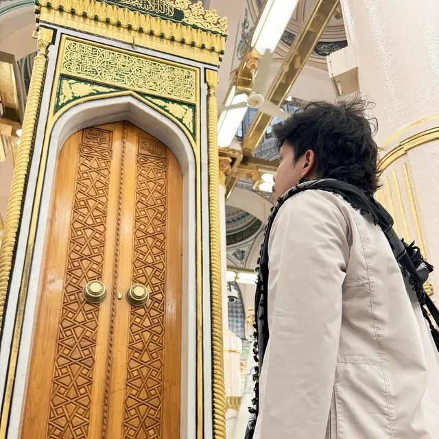 7 Potret Atta Halilintar dan Aurel Hermansyah Jalani Haji Pertama, Penuh Syukur