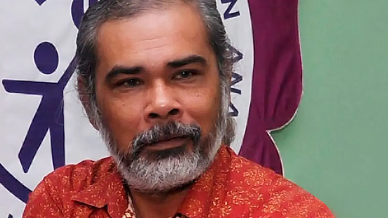 arist-merdeka-sirait121115b.jpg