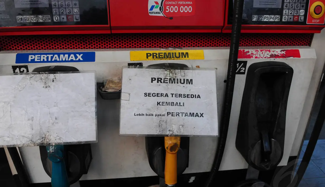 Sejumlah SPBU kehabisan persediaan BBM jenis premium yang bersubsidi, Jakarta, Senin (25/8/14). (Liputan6.com/Andrian M Tunay)