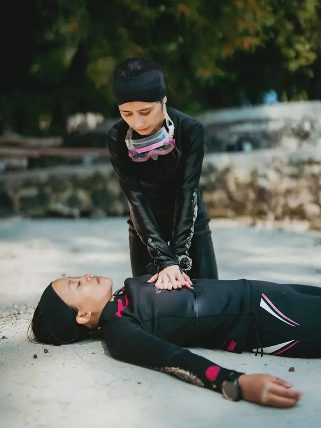 Prilly Latuconsina latihan Rescue Divers (Instagram/prillylatuconsina96)