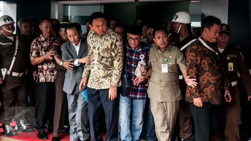 20161201-Tak Ditahan, Ahok Tinggalkan Kejagung-Jakarta