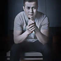 Eksklusif Herjunot Ali (Fotografer: Febio Hernanto, Digital Imaging: Denti Ebtaviani/Bintang.com)