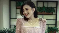 Inspirasi Model Kebaya Kiki Amalia dengan Sentuhan Modern dan Mewah, Bikin Penampilan Makin Berkelas