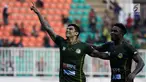 Gelandang Tira Persikabo, Ciro Henrique, merayakan gol yang dicetaknya ke gawang Kalteng Putra pada laga Shopee Liga 1 di Stadion Pakansari, Bogor, Jumat (26/7). Tira Persikabo menang 5-2 atas Kalteng. (Bola.com/Yoppy Renato)