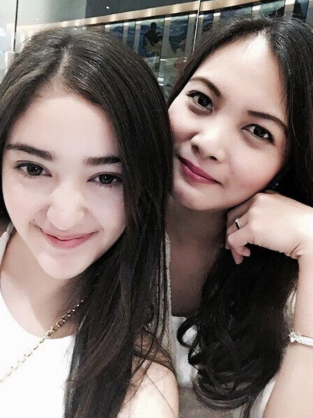Bak Kakak Adik, Ini 6 Potret Kebersamaan Ranty Maria dan Ibunda