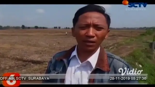 Warga di Kabupaten Jombang, Jawa Timur, digegerkan dengan temuan mayat wanita tanpa busana di tengah sawah. Tak ditemukan kartu identitas pada jasad korban. Petugas kepolisian masih melakukan penyidikan untuk mengetahui penyebab tewasnya korban.
