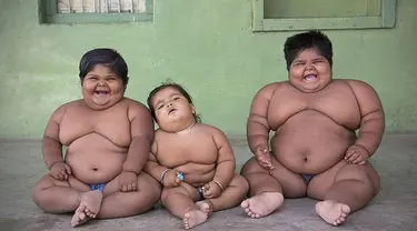 Ayah 4 orang anak ini mencukupi kebutuhan 3 anaknya yang mengalami obesitas dengan cara yang tidak biasa.