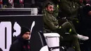 Pemain AC Milan, Zlatan Ibrahimovic saat berada di bangku cadangan dalam pertandingan lanjutan pekan ke-22 Serie A musim 2022/2023 melawan Torino yang berlangsung di San Siro, Milan, Sabtu (11/2/2023) dini hari WIB. Zlatan Ibrahimovic untuk pertama kalinya masuk dalam daftar susunan pemain AC Milan musim 2022/2023. (AFP/Marco Bertorello)