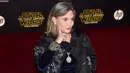 Todd Fisher, sebagai saudara laki-laki Carrie Fisher pun memberikan kabar mengenai kondisi saudara perempuannya. Todd mengatakan kondisi Fisher memang tak stabil, dan sedang berada di ruangan ICU. (AFP/Bintang.com)