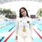 Atlet renang nomor 50 meter gaya punggung putri, Masniari Wolf, sukses merah hattrick emas dalam SEA Games 2025 Thailand. Sebelumnya, dia juga menjadi kampiun nomor yang sama di edisi 2021 Vietnam dan 2023 Kamboja. (Dok. Akuatik Indonesia)