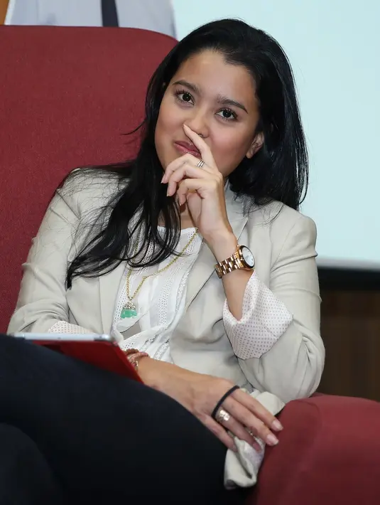 Sandi melihat Marcella bukan hanya sebagai ketua PARFI 56, melainkan juga sebagai seorang aktris yang selalu melakukan totalitas tinggi di setiap akting dalam berbagai judul film yang pernah dibintanginya. (Bambang E. Ros/Bintang.com)