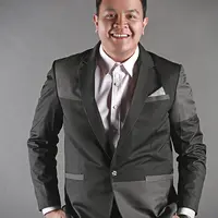 Bintang 3 Generasi, Tulus (Fotografer: Deki Prayoga/Bintang.com, Digital Imaging: Muhammad Iqbal Nurfajri/Bintang.com, Makeup by Makeup First Jakarta)