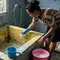 Cara Membersihkan Bak Mandi Menguning dan Lumutan Pakai Bahan Sederhana