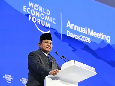 Presiden Indonesia, Prabowo Subianto saat menyampaikan pidato khusus (special address) pada pertemuan tahunan Forum Ekonomi Dunia (WEF) di Davos, Swiss, pada Kamis 22 Januari 2026. Presiden Republik Indonesia, Prabowo Subianto memaparkan sejumlah konsep ekonomi yang telah dipikirkan dan diterapkan, termasuk Makan Bergizi Gratis (MBG) dan Cek Kesehatan Gratis (CKG). (Fabrice COFFRINI/AFP)