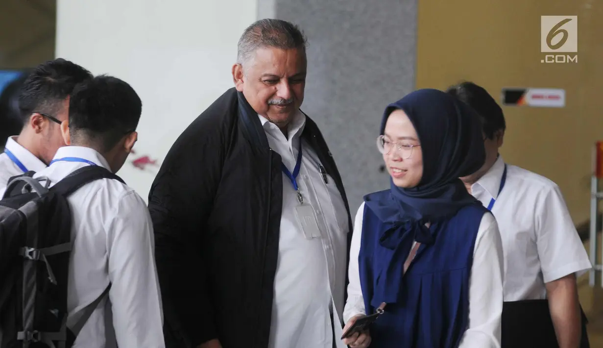 Direktur Utama PT Perusahaan Listrik Negara (PLN) Sofyan Basyir bersiap menemui pimpinan KPK, Jakarta, Kamis (22/3). Pertemuan dengan pimpinan KPK koordinasi terkait pencegahan korupsi instansi PLN. (Merdeka.com/Dwi Narwoko)