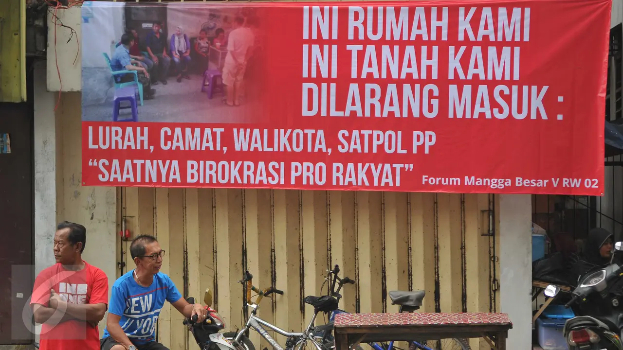 20160822-Warga Mangga Besar Pasang Spanduk, Tolak Digusur-Jakarta