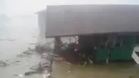[VIDEO] Detik-detik `Tsunami` Topan Haiyan Sapu Rumah Warga