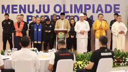 Enam pemuka agama di Indonesia menghadiri acara doa bersama untuk kesuksesan skuad bulu tangkis Indonesia menuju Olimpiade Paris 2024 di Pelatnas PBSI Cipayung, Jakarta, Kamis (11/7/2024). (Bola.com/Abdul Aziz)