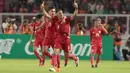 Addison Oliveira bersama Rezaldi Hehanussa merayakan gol ke gawang Song Lam Nghe An FC pada laga Piala AFC 2018 di Stadion Utama GBK, Senayan, Jakarta, (13/3/2018). Persija Jakarta menang 1-0. (Bola.com/Nick Hanoatubun)