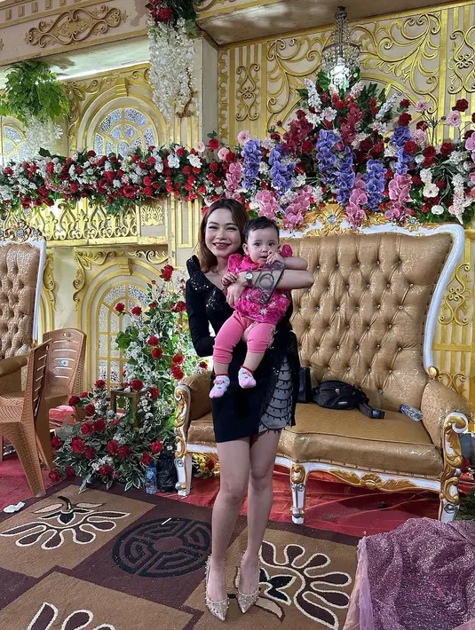 Melalui akun instagramnya, Lady Rara atau Rara LIDA membagikan beberapa potret saat mengisi acara. [Instagram/lida_rara06]