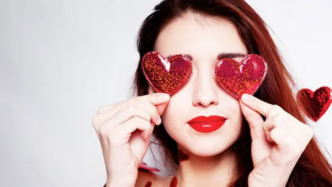 Cepat dan Mudah, Tutorial Makeup untuk Rayakan Valentine