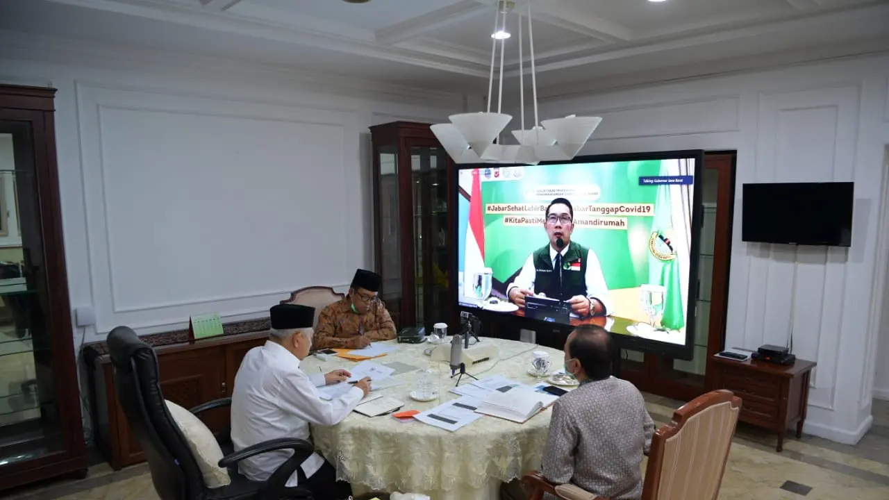Gubernur Jabar Ridwan Kamil teleconference dengan Wapres Ma'ruf Amin.