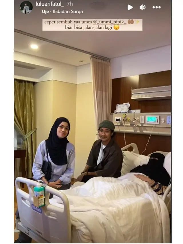 6 Potret Adiba Khanza dan Egy Maulana Jenguk Umi Pipik Sakit, Jadi Penyemangat