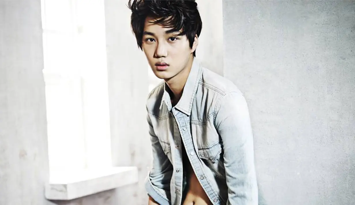 Kai EXO mempunyai julukan dancing machine. Julukan itu disematkan padanya lantaran pria berwajah tampan itu punya skill dance yang menonjol. (Foto: Allkpop.com)