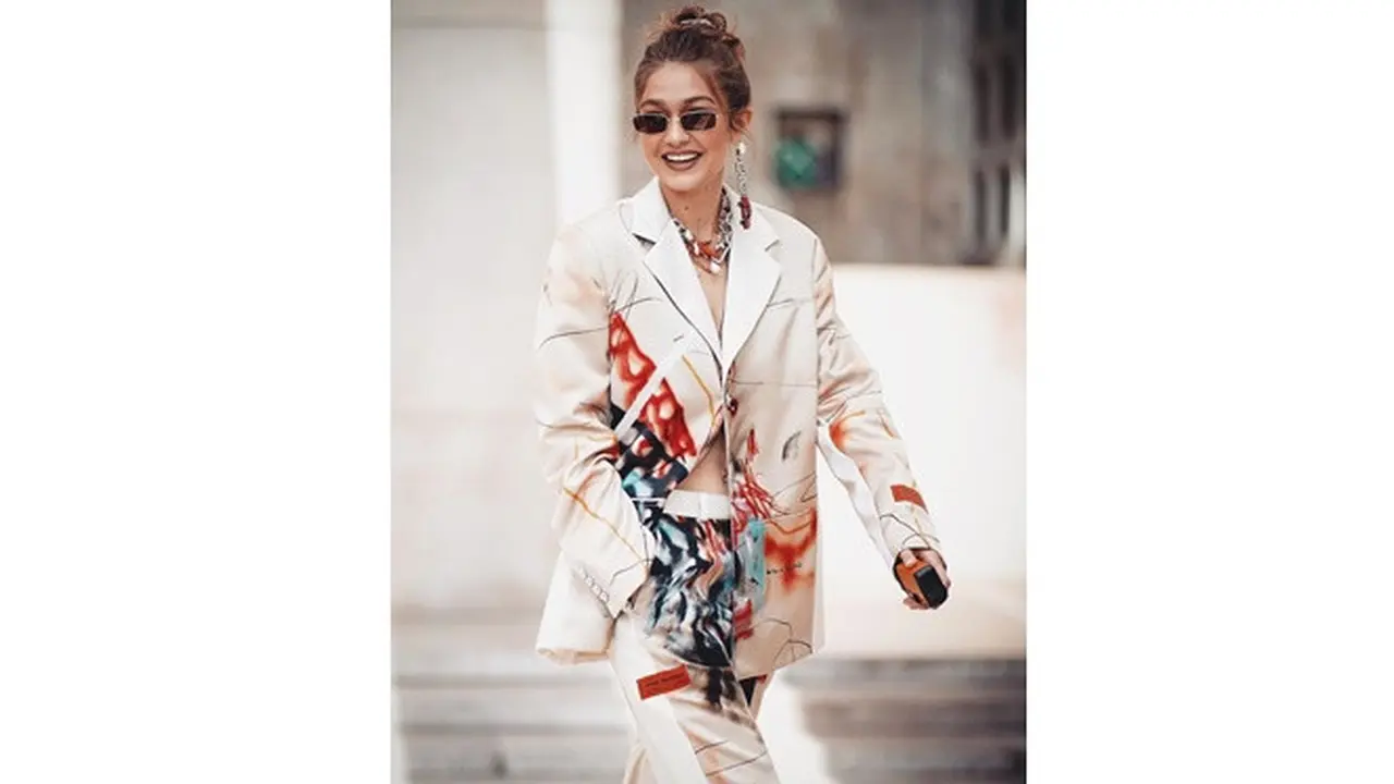 Pamer Keakraban Dengan Kris Wu, Ini 6 Potret Cantik Gigi Hadid