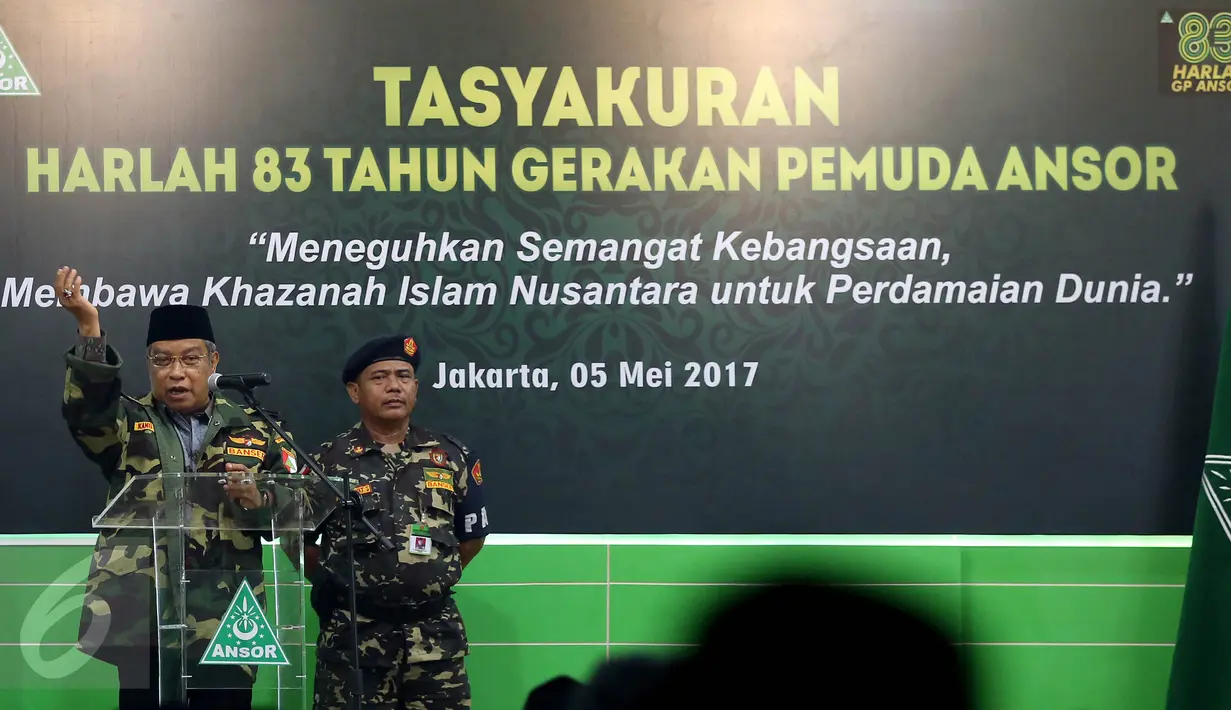 Ketua Umum PBNU Said Aqil Siroj memberikan sambutan di acara Tasyakuran Harlah ke - 83 Gerakan Pemuda Ansor, Jakarta, Jumat (5/5). GP Ansor menegaskan pentingnya keutuhan NKRI dan mempertahankan Pancasila. (Liputan6.com/JohanTallo)