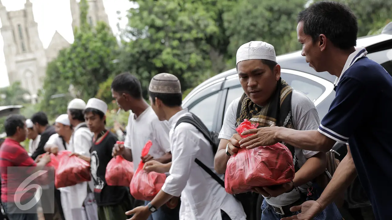 20161201-Peserta-Aksi-Damai-Datangi-Istiqlal-HF