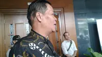 Anton Medan mendatangi PN Jakarta Pusat. Dia mengaku hendak memberikan dukungan kepada terdakwa Jessica (Liputan6.com/Nafiz)