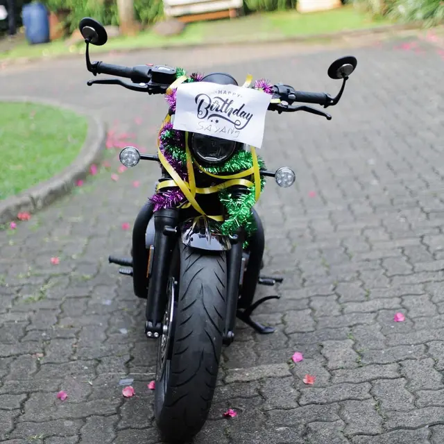 6 Potret Motor Kado Rizky Billar dari Lesty Kejora, Harganya Ditaksir Rp 536 juta