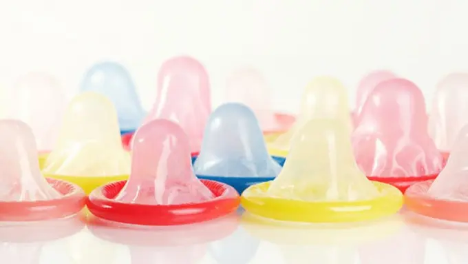 Bagaimana Hasil Makeup Pakai Kondom? Begini Jadinya