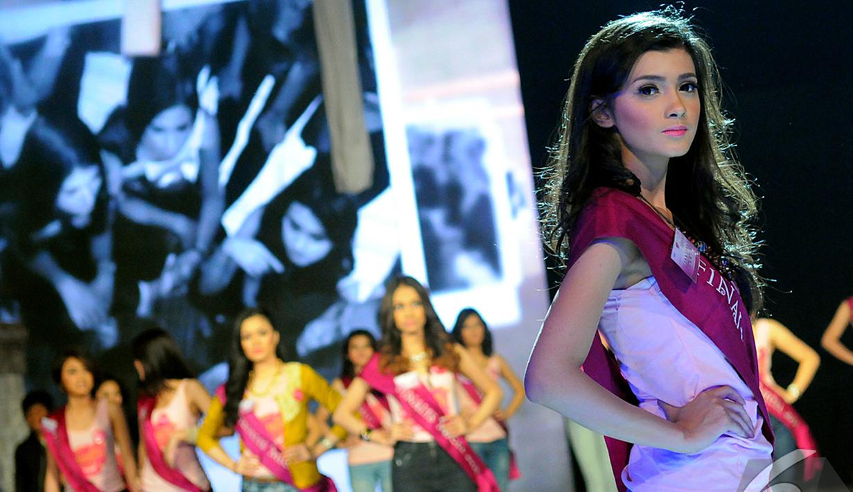 Finalis Micel 2014 melakukan gladi resik sebelum beraksi di malam Grand Final, Jakarta, Jumat (24/10/2014) (Liputan6.com/Faisal R Syam)