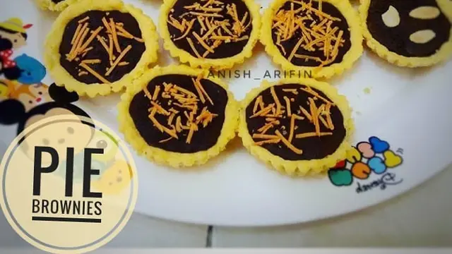 ilustrasi aneka resep pie coklat yang praktis, manis dan enak/Instagram: @dapur_azaleyya
