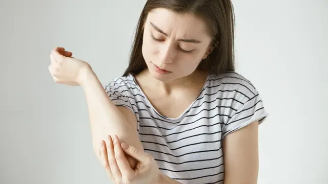 Bercak kuning, merah atau coklat pada kulit