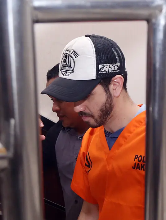 Atas keterlibatan tersebut, Fachri Albar dijerat dengan UU Narkotika dengan ancaman hukuman paling singkat empat tahun dan maksimal 12 tahun penjara. (Deki Prayoga/Bintang.com)